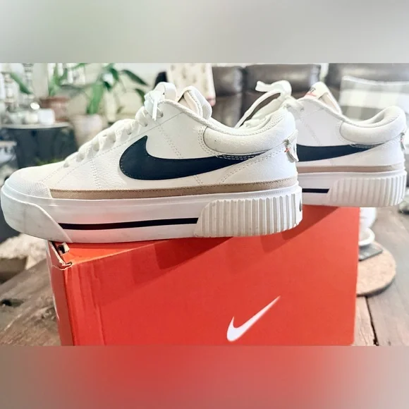 Nike Court Legacy Lift
Women's Shoes size 7.5 - Picture 6 of 13